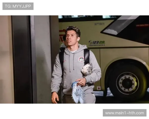 河南队纳萨里奥前场逼抢积极 但防守回追深度影响中场平衡